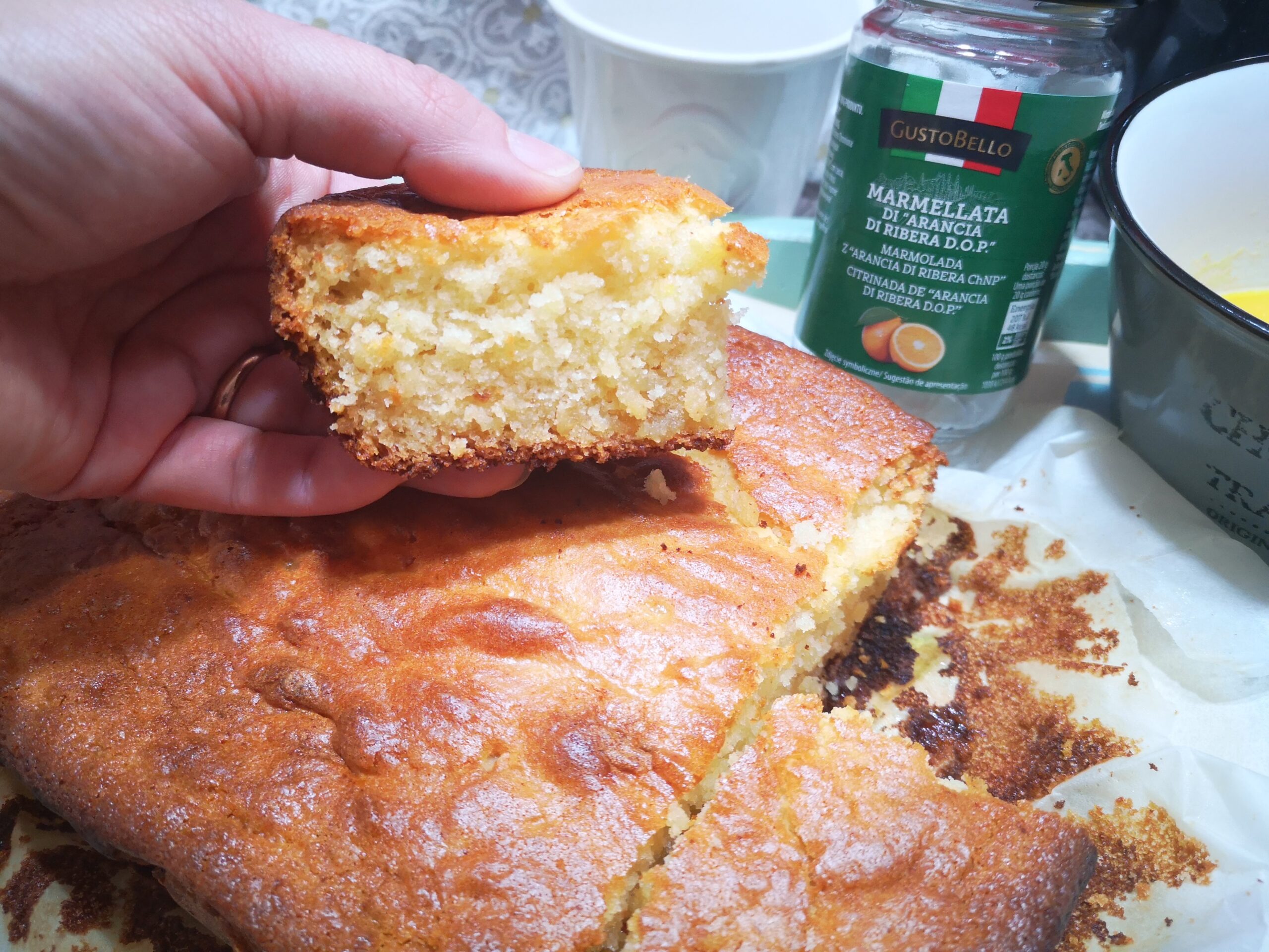 Torta quadrata con marmellata d'arance