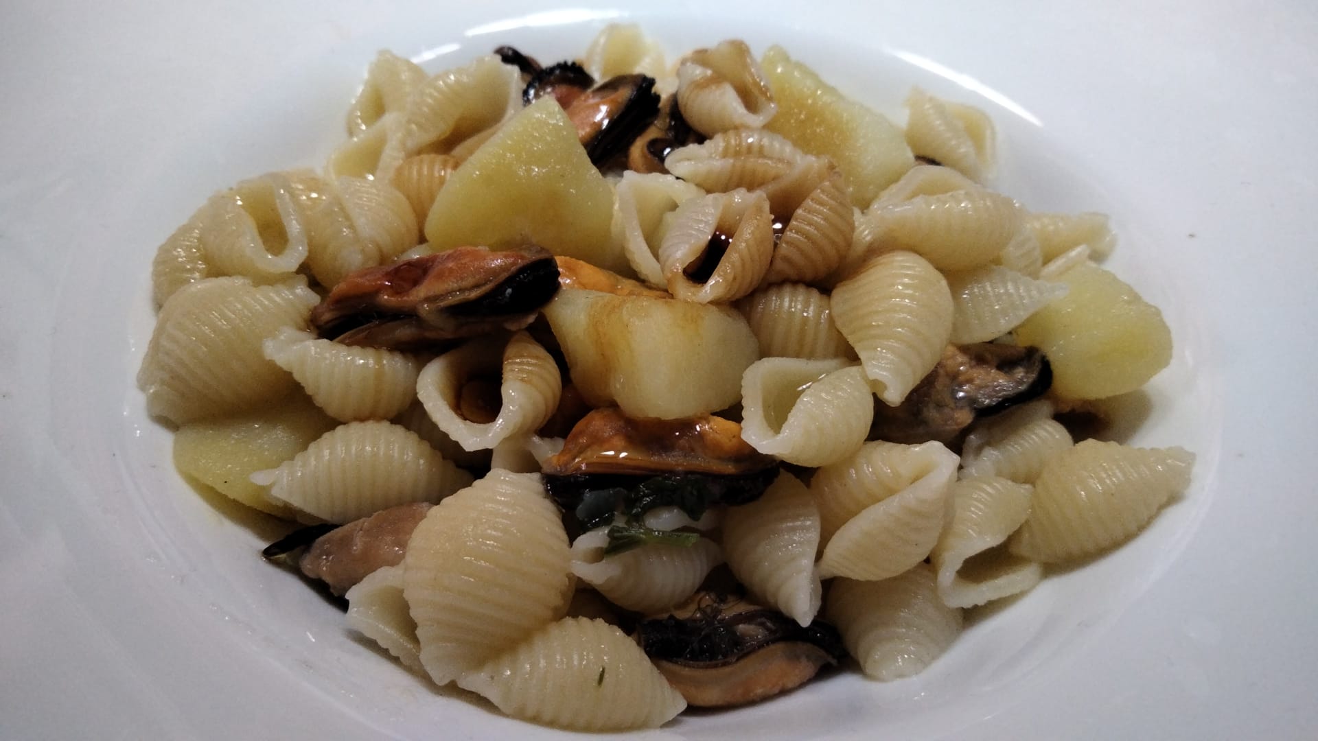 Pasta con cozze e patate