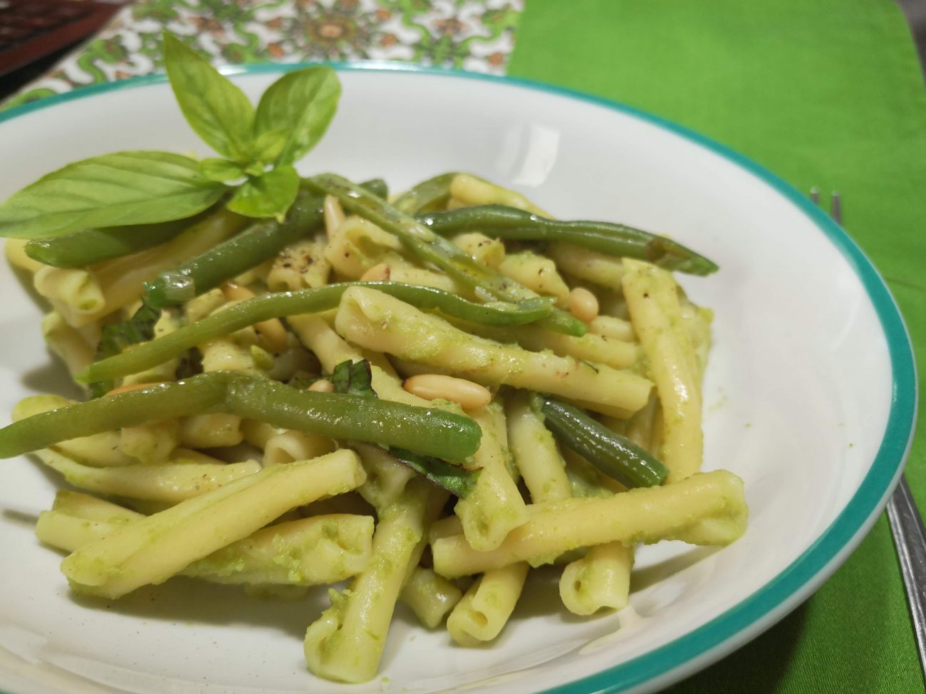 Caserecce al pesto di fagiolino e pinoli