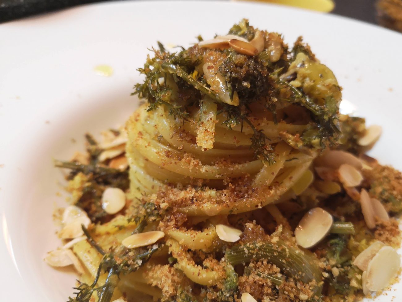 Pasta con le sarde finocchietto e mollica atturrata