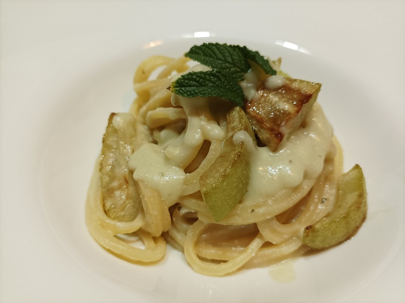 Spaghetto con crema di zucchina estiva