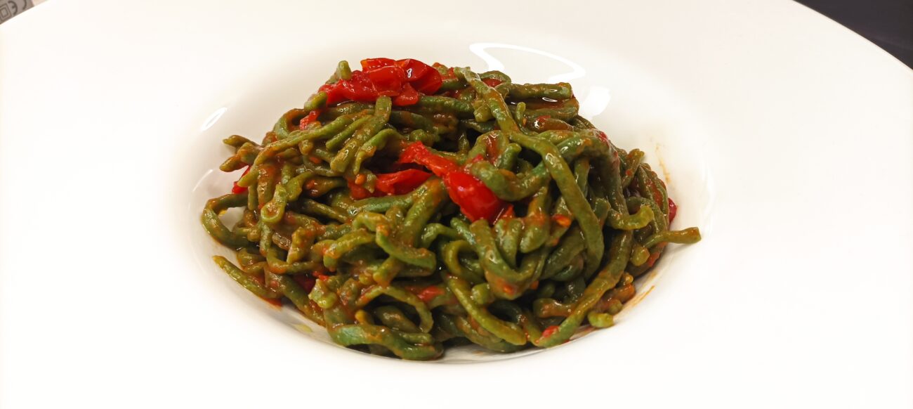 Spaghetti agli spinaci e pomodorini