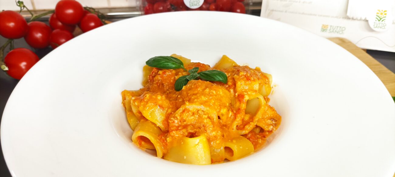 paccheri con pesto alla trapanese